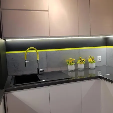 3bed Modern Near Beautiful Park Apartment *